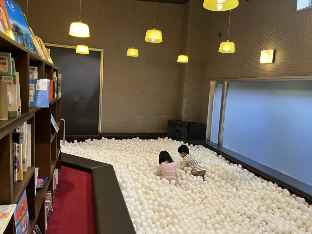 「松本十帖」のこども本箱