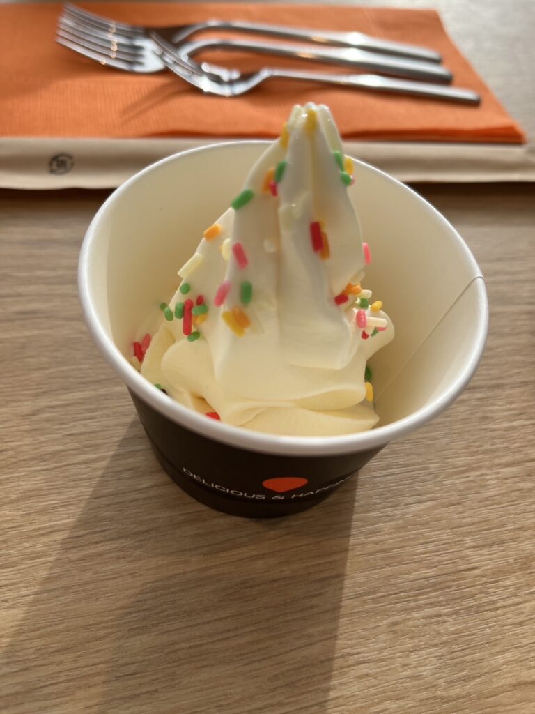 「ノボテル奈良」の朝食ビュッフェ(ソフトクリーム)