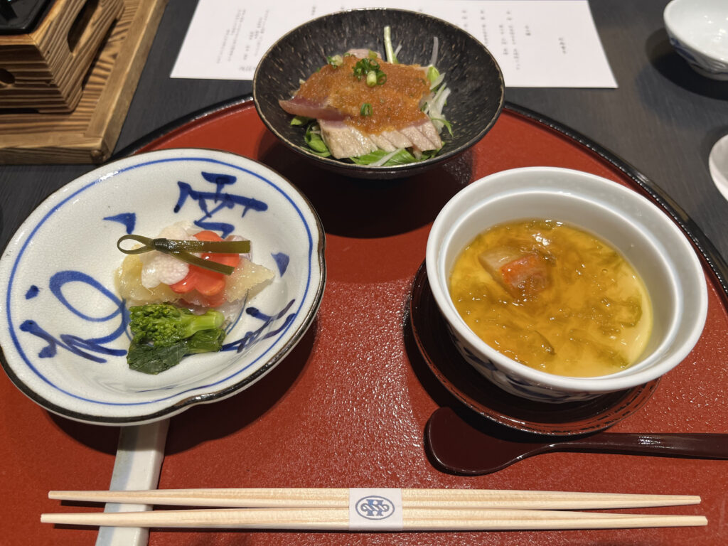 「ホテルモントレ沖縄」の夕食「隨縁亭(ずいえんてい)」和流会席