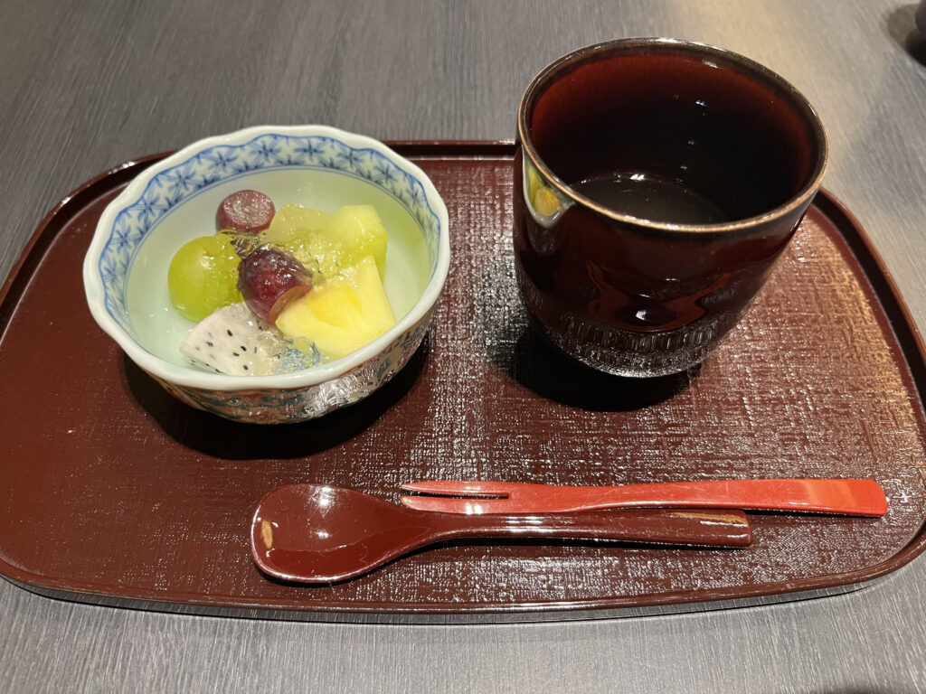 「ホテルモントレ沖縄」の夕食「隨縁亭(ずいえんてい)」和流会席